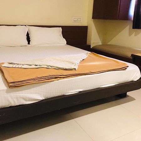 Staymaker Bright Palace Residency Шимога Екстериор снимка